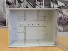 PSP na stěnu, průhledné dveře, na zámek (5)