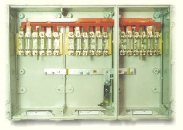 SRM 18x160A se šrouby na kabelová oka (Modul)